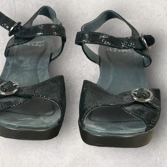 Dansko Womens 8 US 38 EU June Dillon Black Shimmer Leather Ankle Strap Sandals - Picture 3 of 8